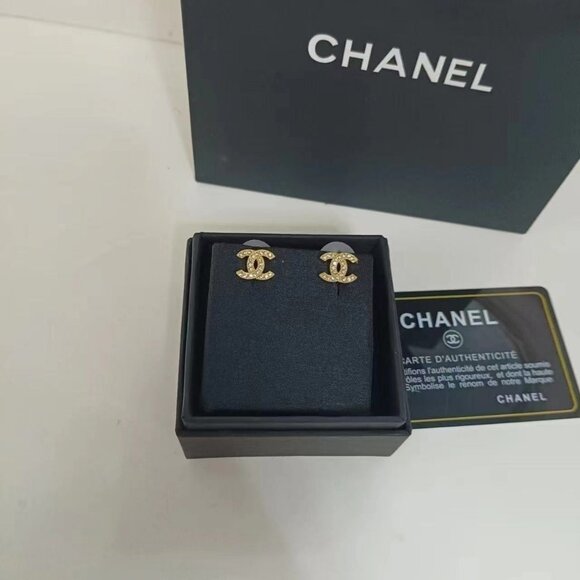 ✅Chanel classic double C small gold earrings - Picture 2 of 5